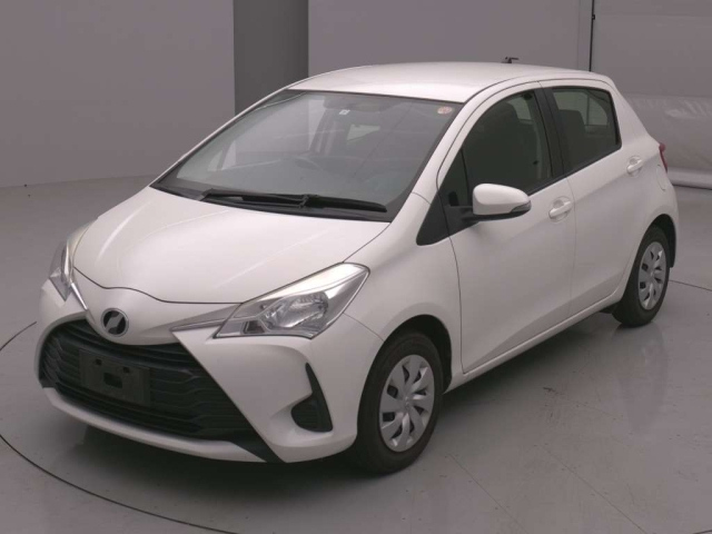TOYOTA VITZ — фото