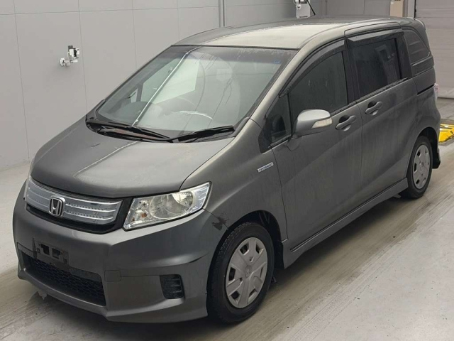 HONDA FREED — фото