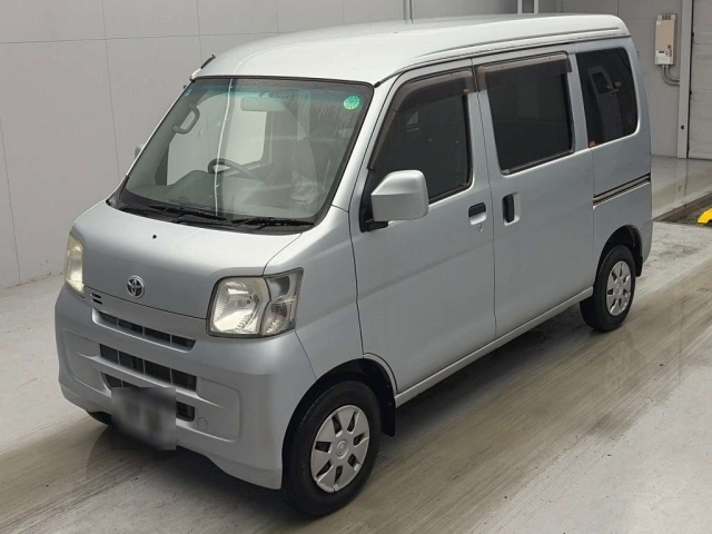 TOYOTA PIXIS — фото