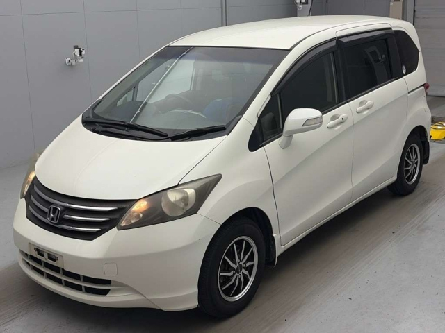 HONDA FREED — фото