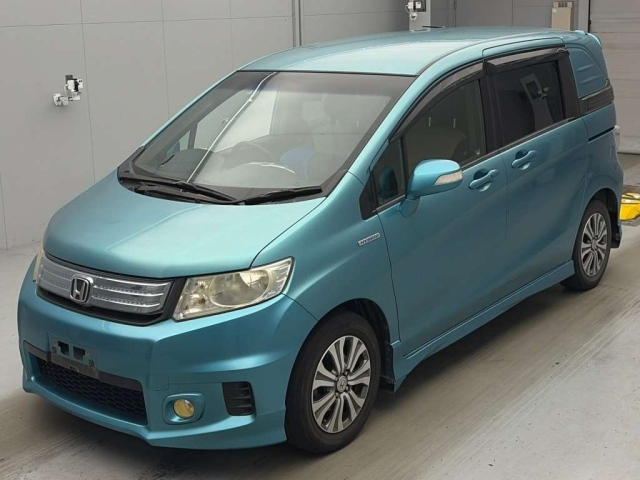 HONDA FREED — фото