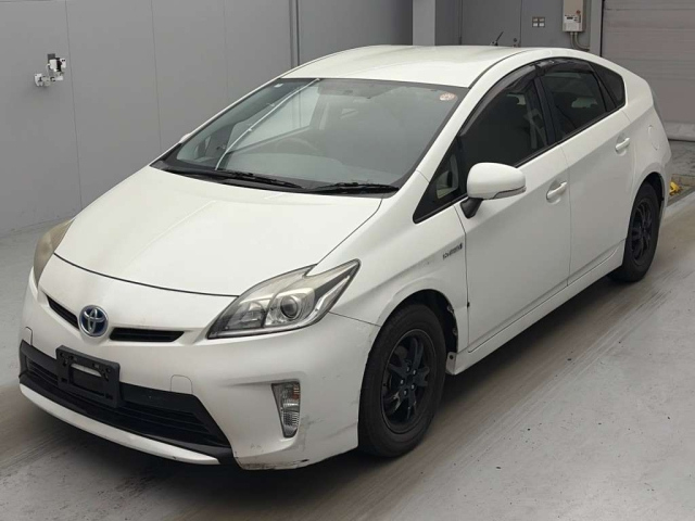 TOYOTA PRIUS — фото