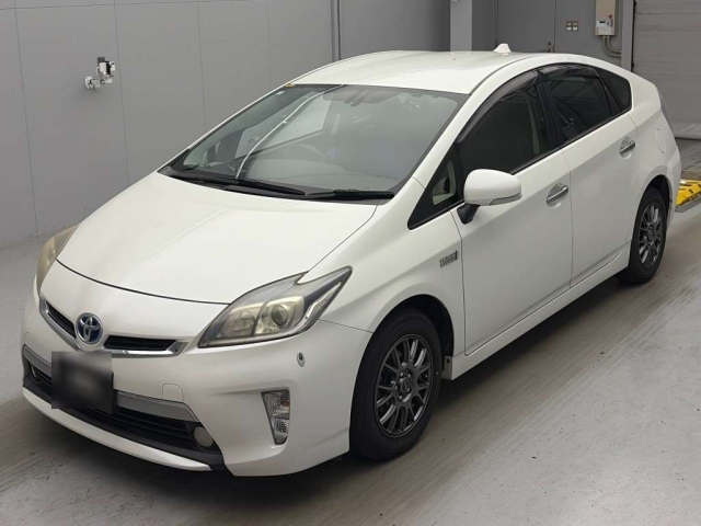 TOYOTA PRIUS — фото