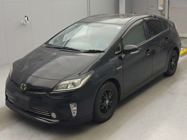 TOYOTA PRIUS — фото
