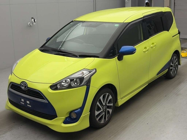 TOYOTA SIENTA — фото