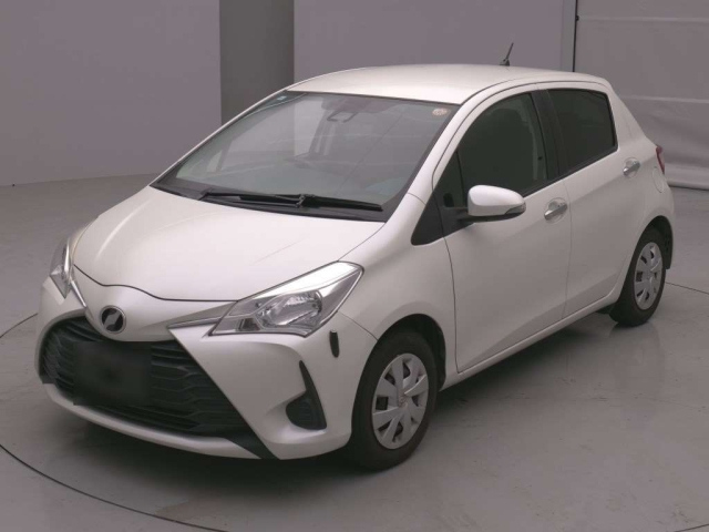 TOYOTA VITZ — фото