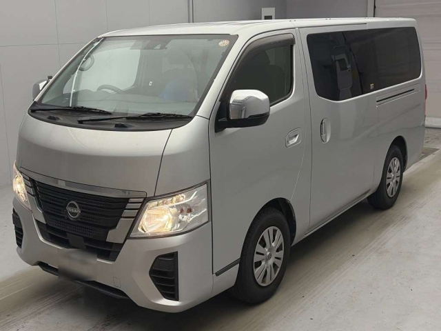 NISSAN CARAVAN — фото