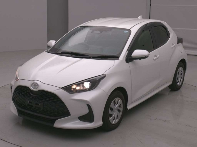 TOYOTA YARIS — фото