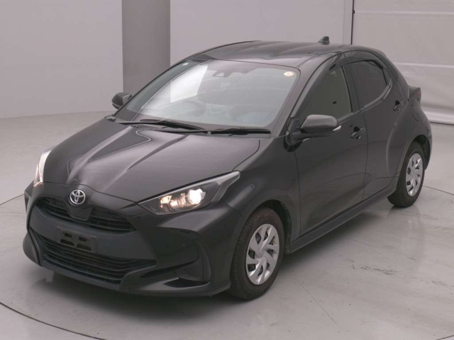 TOYOTA YARIS — фото