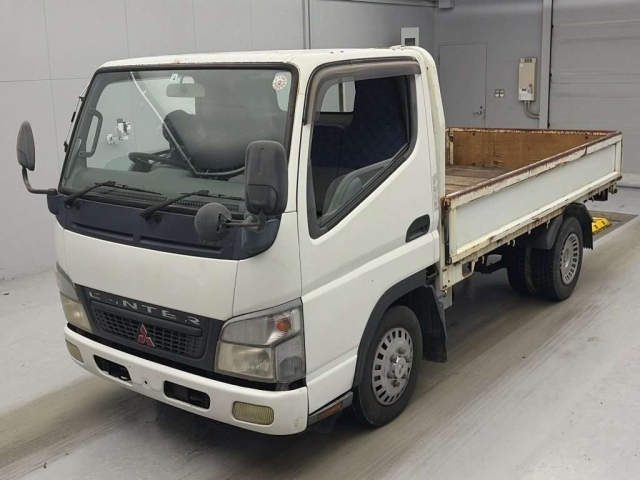 MITSUBISHI CANTER — фото
