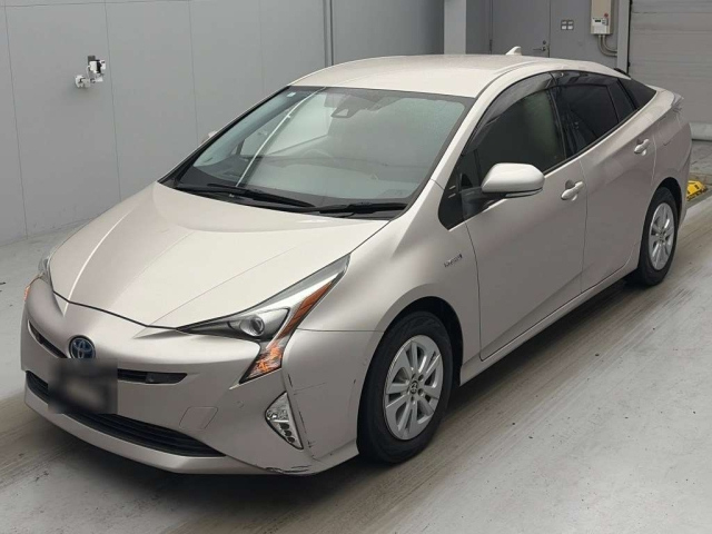 TOYOTA PRIUS — фото