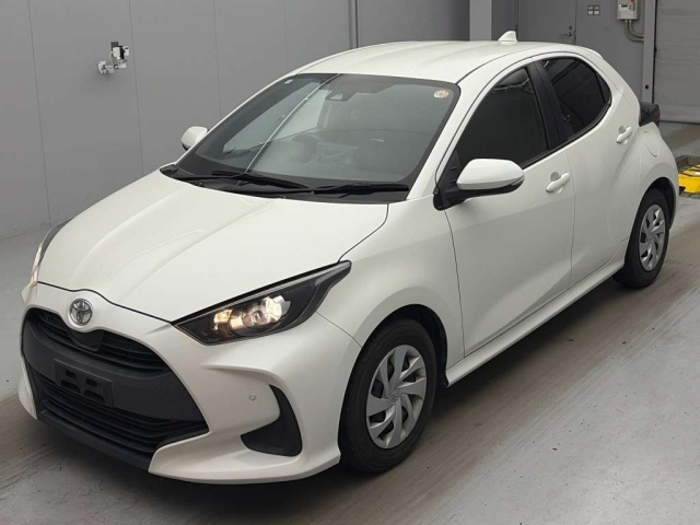 TOYOTA YARIS — фото