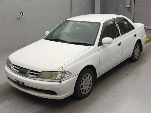 TOYOTA CARINA — фото