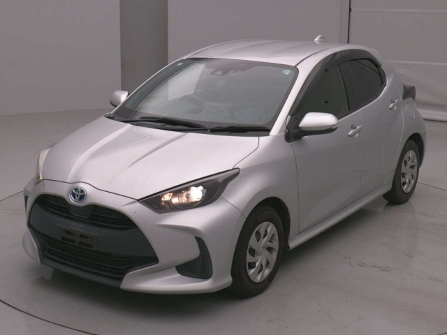 TOYOTA YARIS — фото