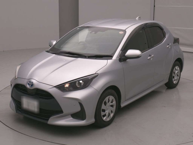 TOYOTA YARIS — фото