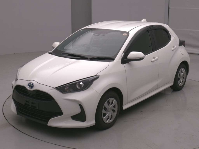 TOYOTA YARIS — фото