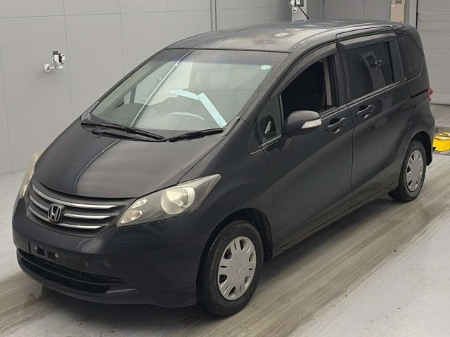 HONDA FREED — фото