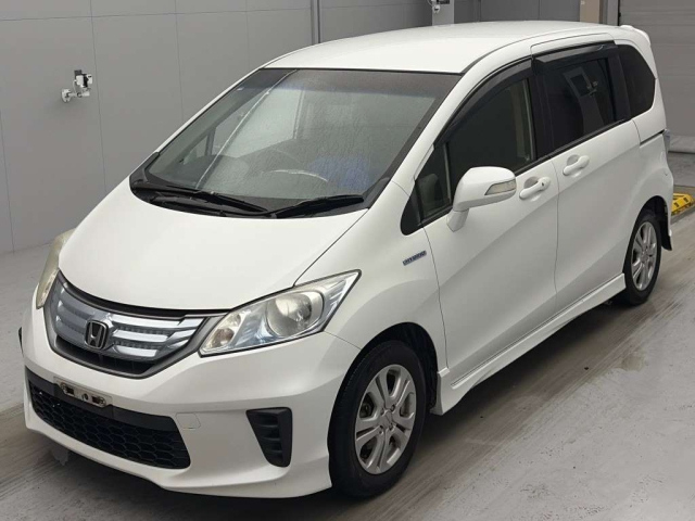 HONDA FREED — фото