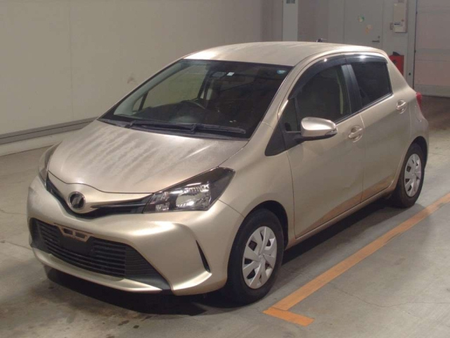 TOYOTA VITZ — фото