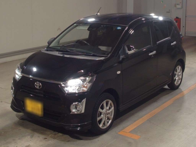 TOYOTA PIXIS — фото