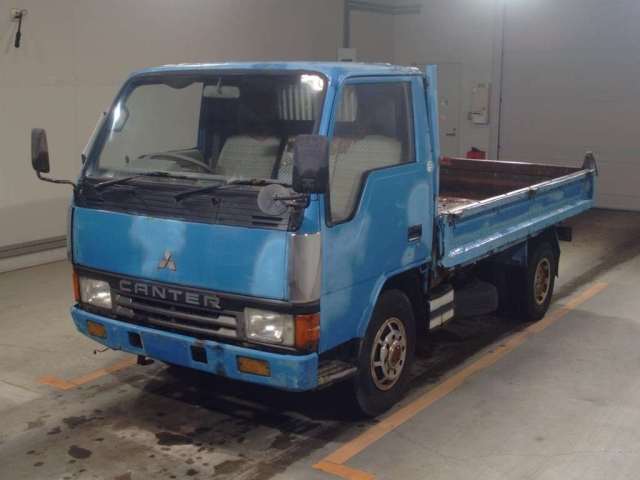 MITSUBISHI CANTER — фото