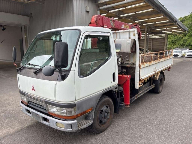 MITSUBISHI CANTER — фото