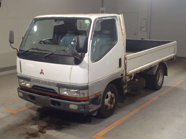 MITSUBISHI CANTER — фото