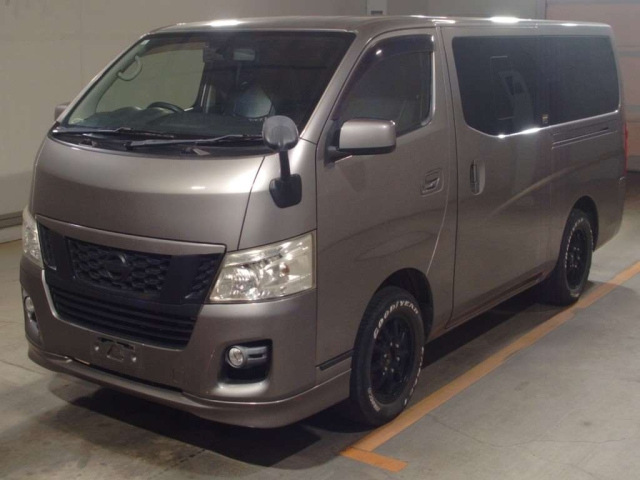 NISSAN CARAVAN — фото