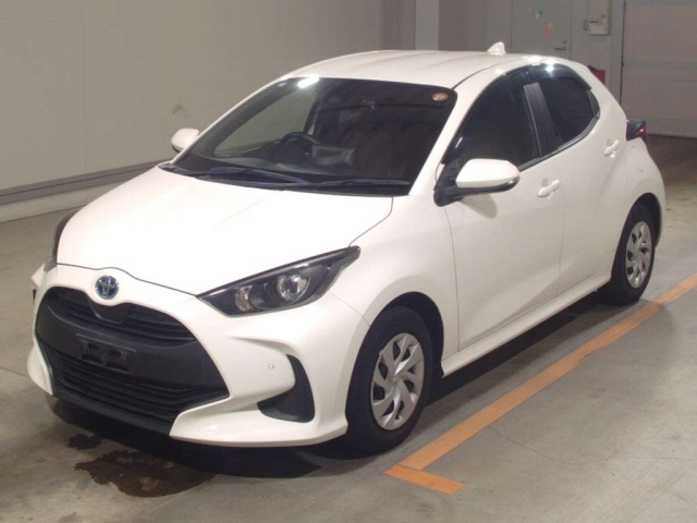 TOYOTA YARIS — фото