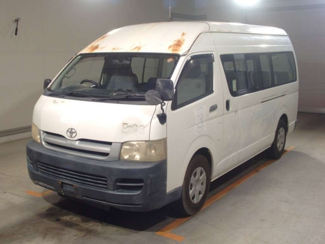 TOYOTA HIACE
