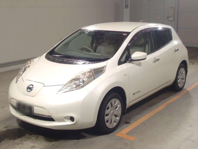 NISSAN LEAF — фото