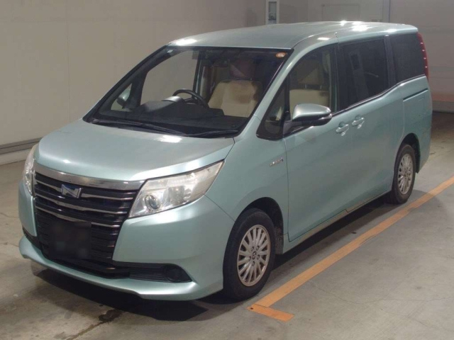 TOYOTA NOAH — фото