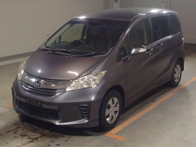 HONDA FREED — фото