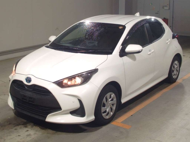 TOYOTA YARIS — фото