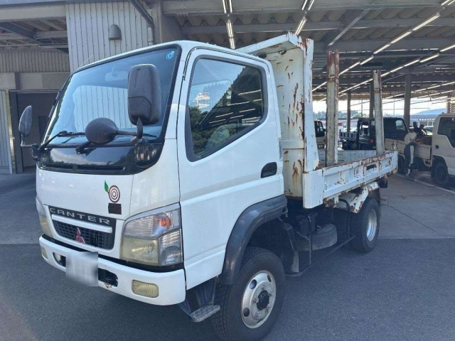 MITSUBISHI CANTER — фото