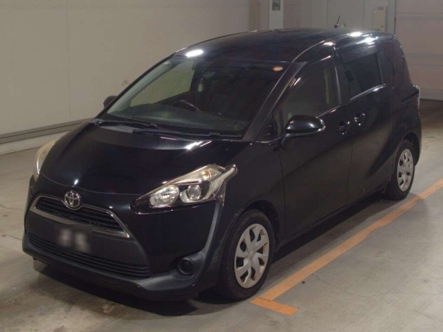 TOYOTA SIENTA — фото