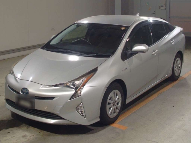 TOYOTA PRIUS — фото