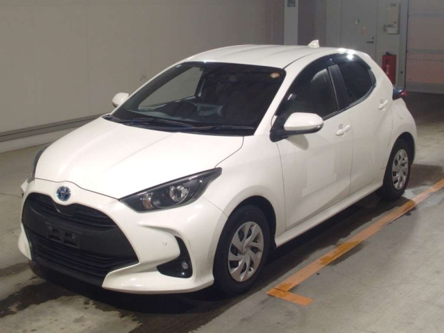 TOYOTA YARIS — фото