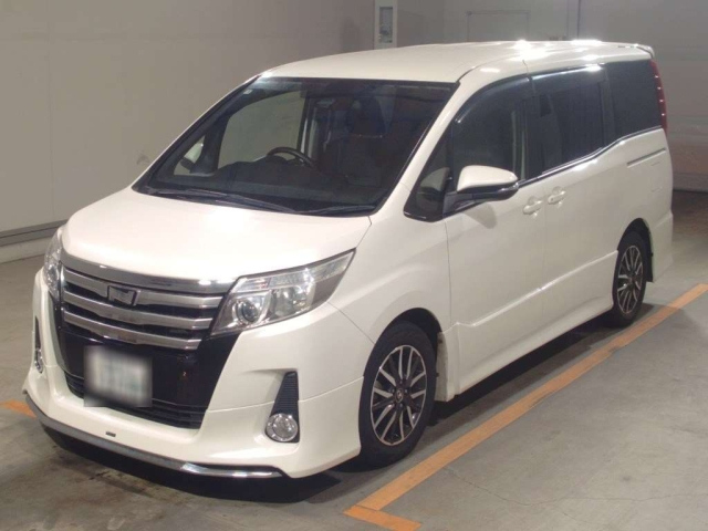 TOYOTA NOAH — фото