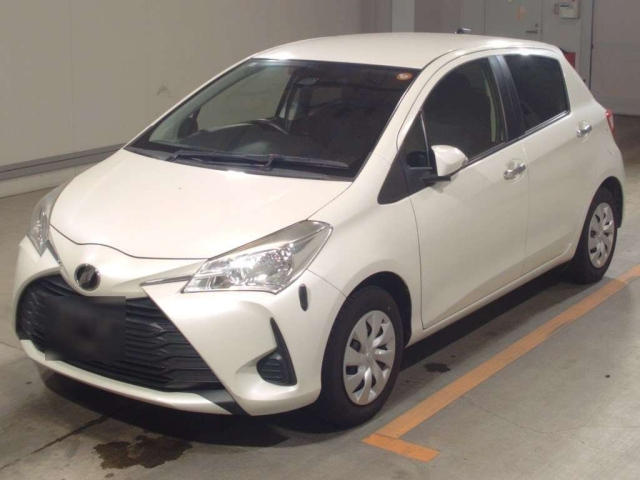TOYOTA VITZ — фото