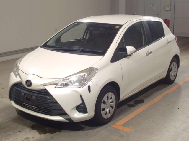 TOYOTA VITZ — фото