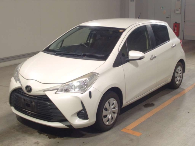 TOYOTA VITZ — фото