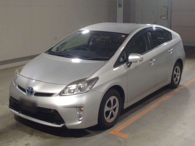 TOYOTA PRIUS — фото