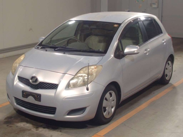 TOYOTA VITZ — фото