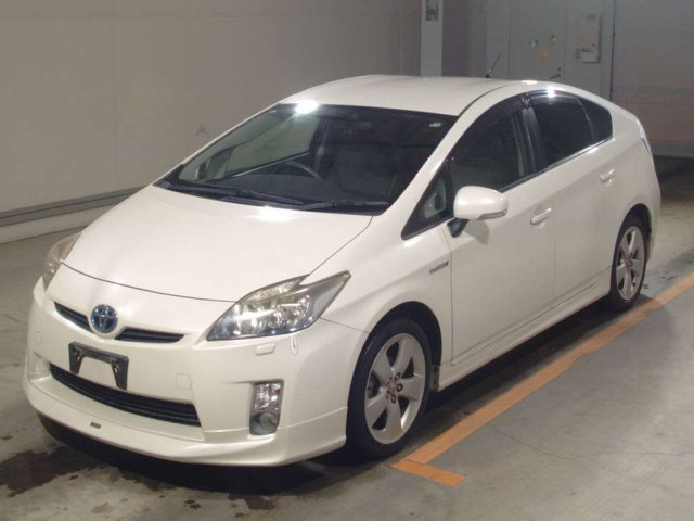 TOYOTA PRIUS — фото