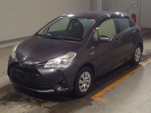 TOYOTA VITZ — фото