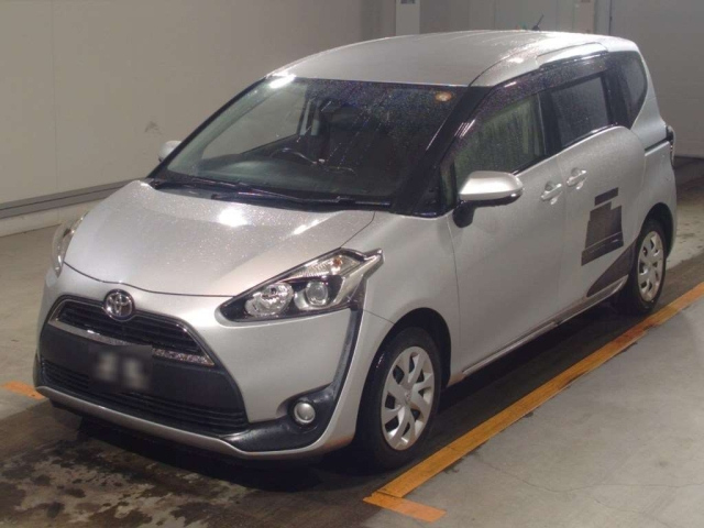 TOYOTA SIENTA — фото