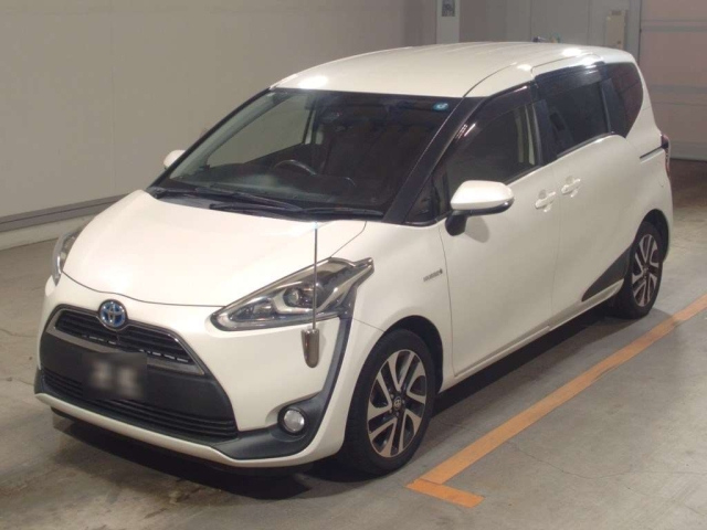 TOYOTA SIENTA — фото