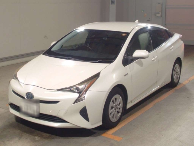 TOYOTA PRIUS — фото
