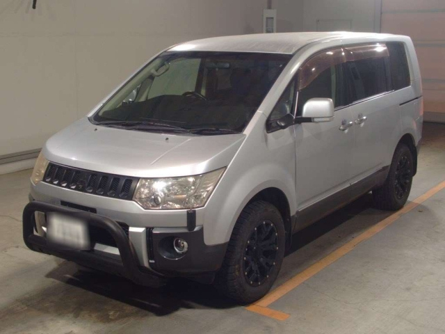 MITSUBISHI DELICA D5